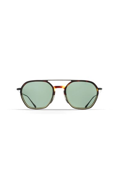 Brett GIACOMO – Retro Sporty Elegance